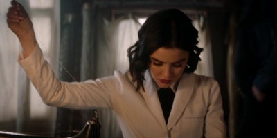 katy_keene_s01e09_1080p_web_h264-memento_0473.jpg