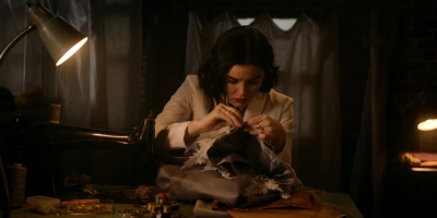 katy_keene_s01e09_1080p_web_h264-memento_0486.jpg