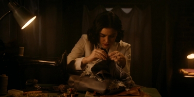 katy_keene_s01e09_1080p_web_h264-memento_0487.jpg