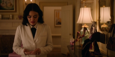 katy_keene_s01e09_1080p_web_h264-memento_0518.jpg