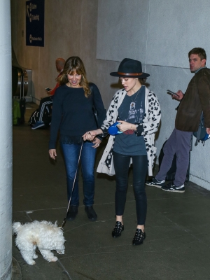 HQ
