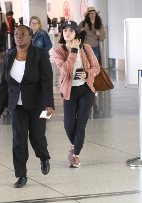 lax290519-005.jpg