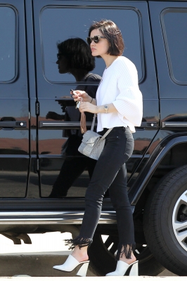 HQ
