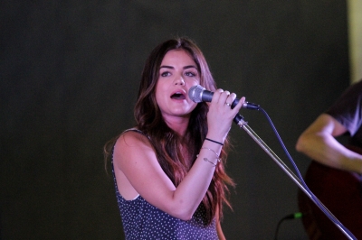 livoniahs040913-003.jpg