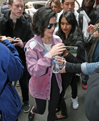 HQ
