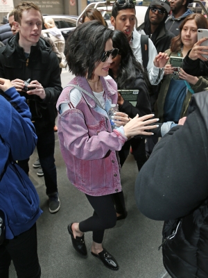 HQ
