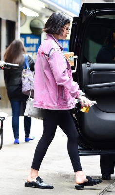 HQ
