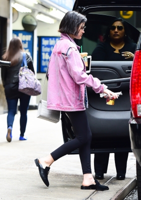 HQ
