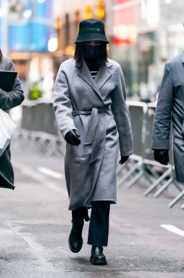 HQ
