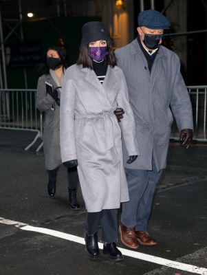 HQ

