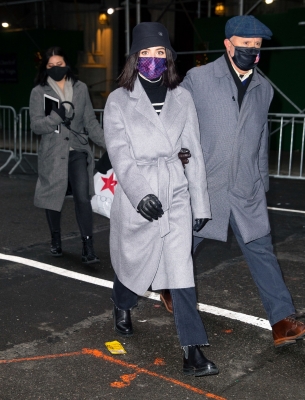 HQ
