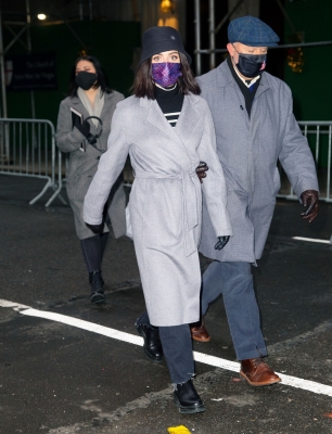 HQ
