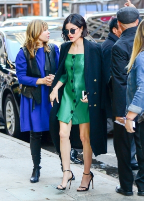 HQ
