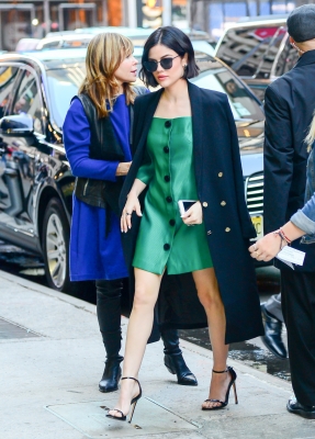 HQ
