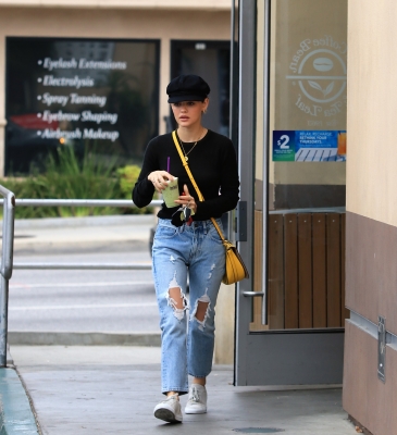 HQ

