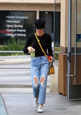 HQ

