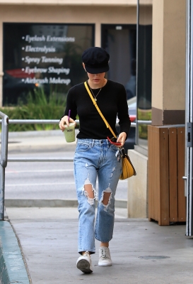 HQ
