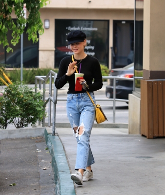 HQ
