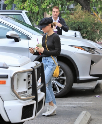HQ
