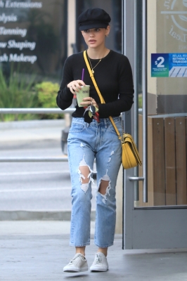 HQ
