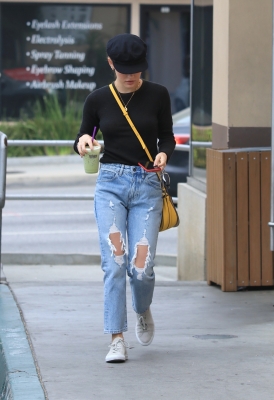 HQ
