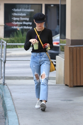 HQ
