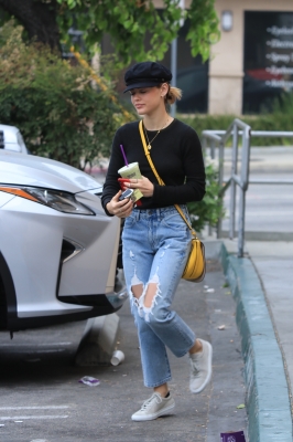 HQ
