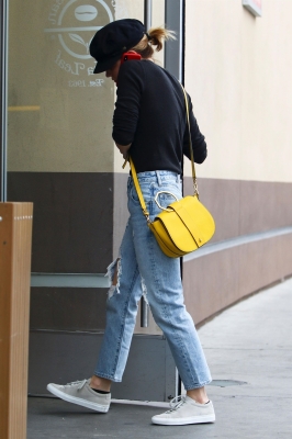 HQ
