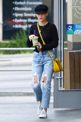 HQ

