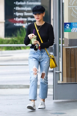 HQ
