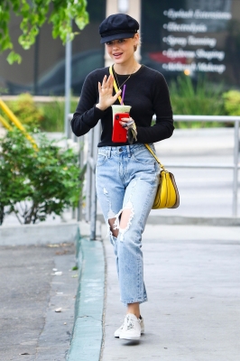 HQ
