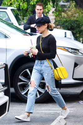 HQ
