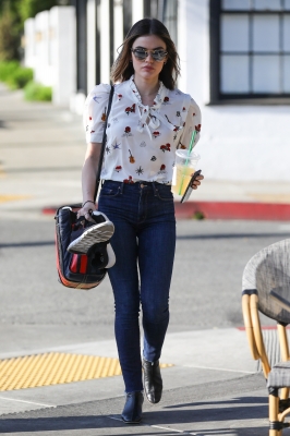 HQ
