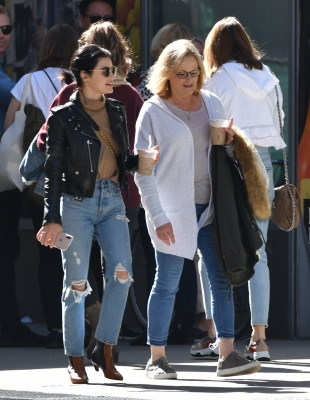 outforcoffeenyc121019-014.jpg