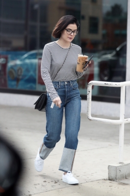 outinla20122017-002.jpg