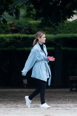 HQ
