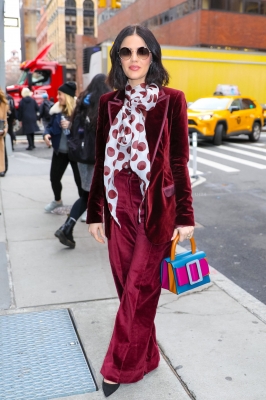 HQ
