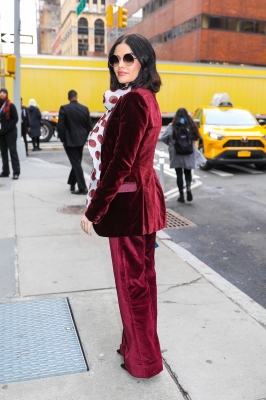 HQ
