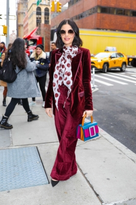 HQ
