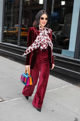 HQ

