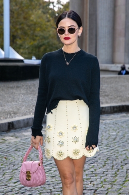 outsidemiumiu051021-018.jpeg