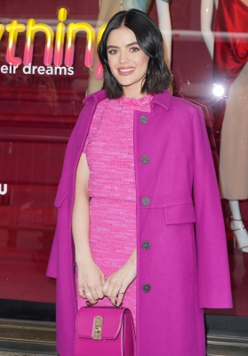 outsidesaks050220-133.jpg