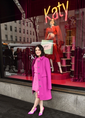outsidesaks05022020-105.jpg