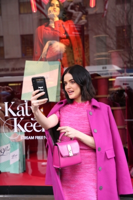outsidesaks05022020-114.jpg