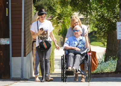 outwithherfamily210918-011.jpg