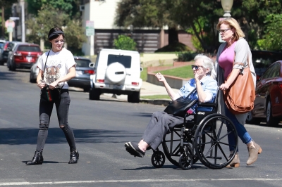 outwithherfamily210918-022.jpg