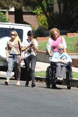 outwithherfamily210918-033.jpg