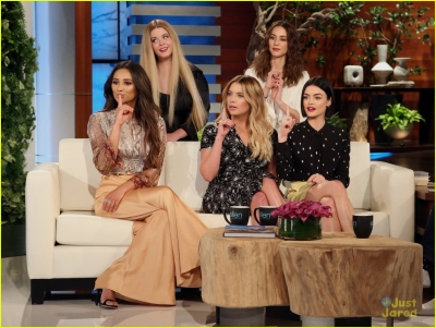 pll-cast-ellen-appearance-today-lucy-pet-store-run-07.JPG
