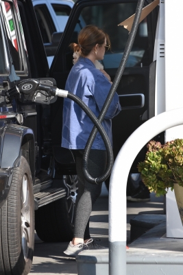 seenatthegasstationinstudiocity100221_014.jpg