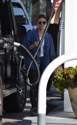 seenatthegasstationinstudiocity100221_017.jpg